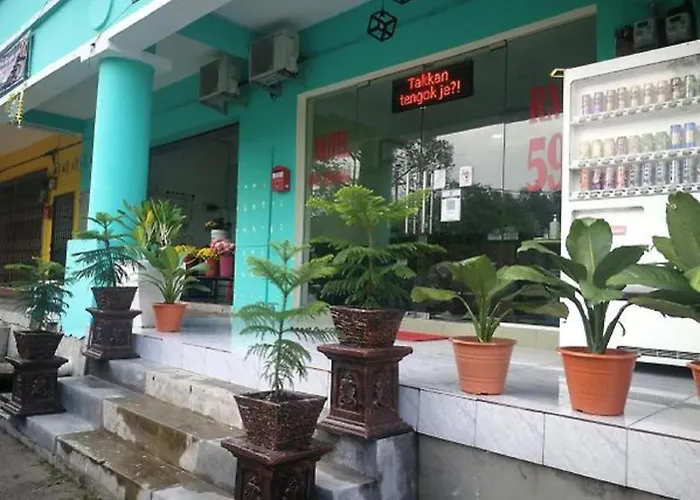 Oyo 90762 Fs Dimensi Hotel Malacca
